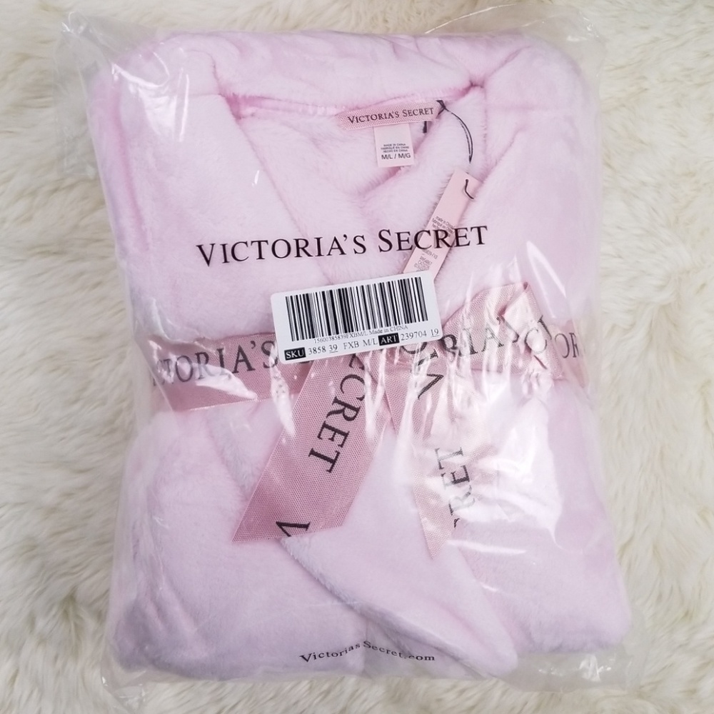Victoria's Secret Cozy Plush Short Robe SZ M/L $59 - Picture 4 of 6